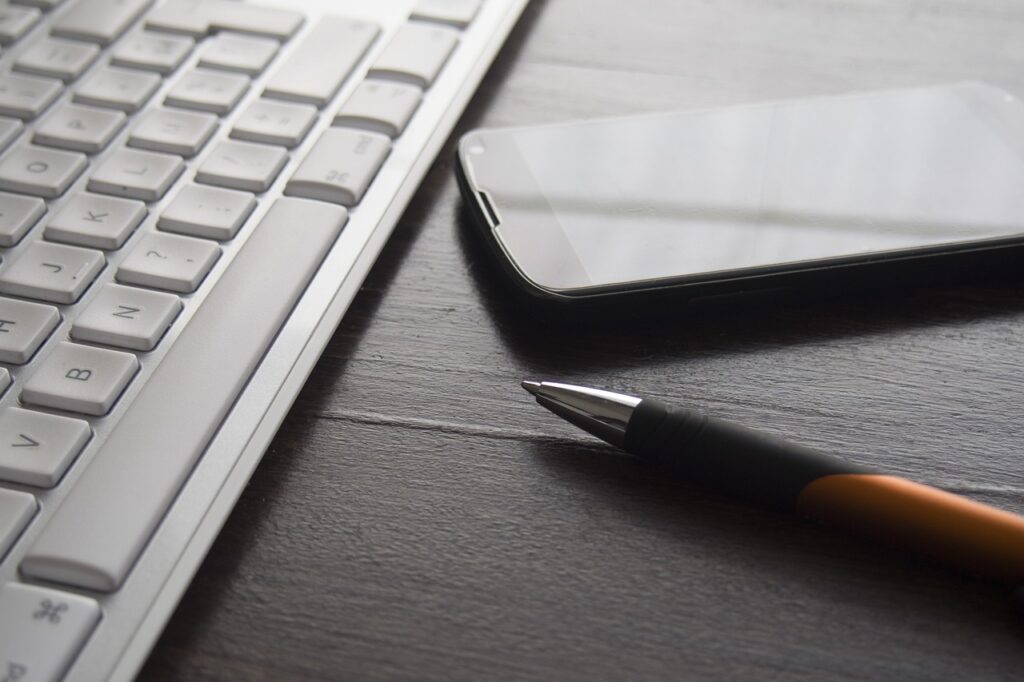 business, smartphone, communication-962310.jpg